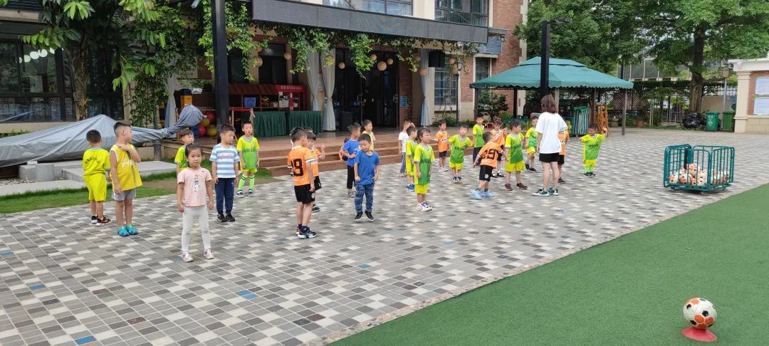 乾坤未定你我皆是黑马毕业典礼,毕业生演讲乾坤未定你我皆是黑马