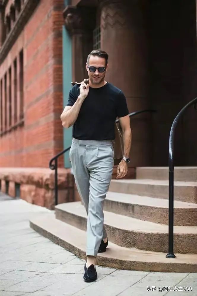 男士冰丝短袖t恤圆领,男士商务休闲短袖t恤搭配技巧