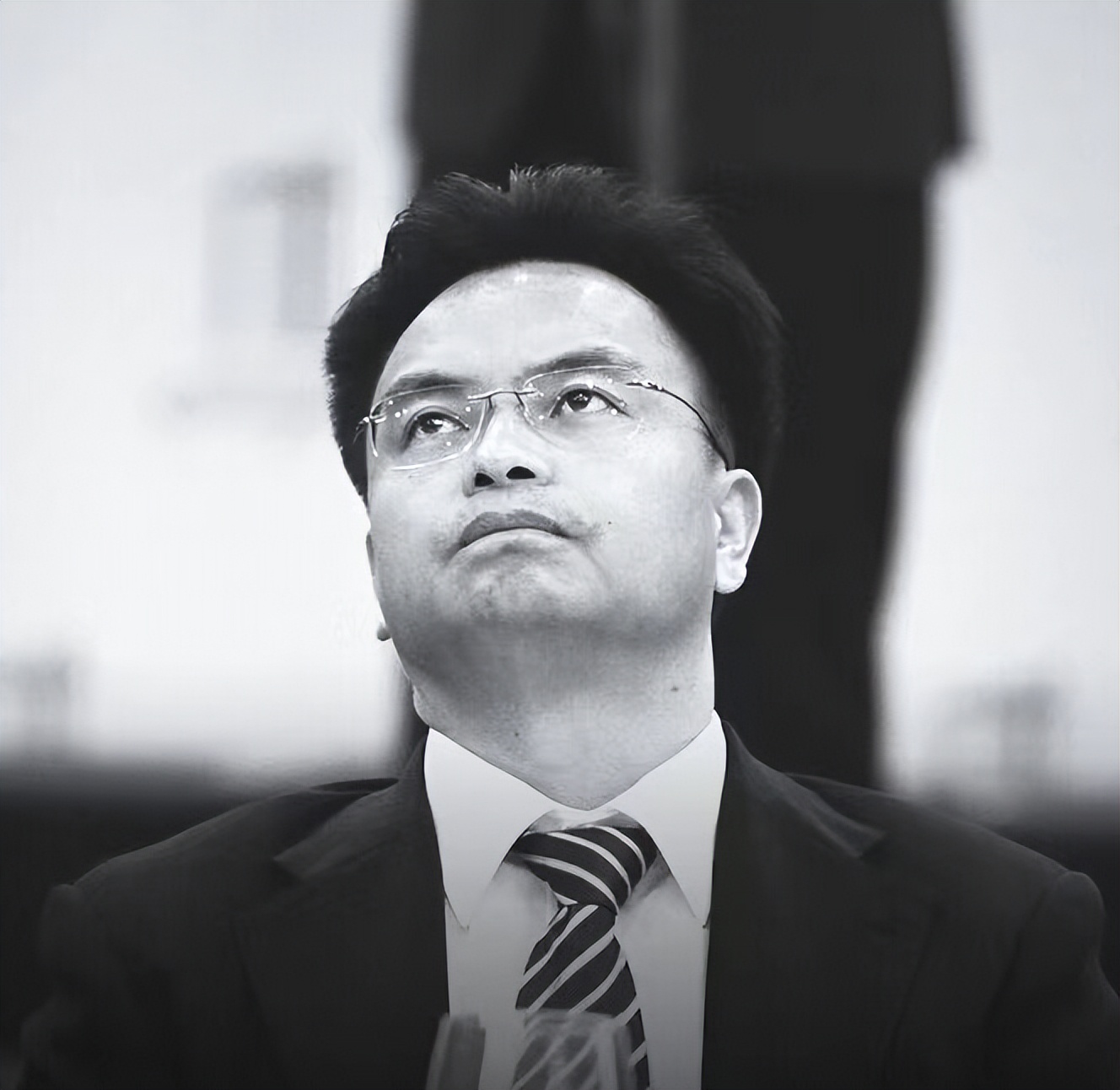 “巨贪”万庆良：疯狂敛财1.1亿，被捕后痛哭：对不起恩师