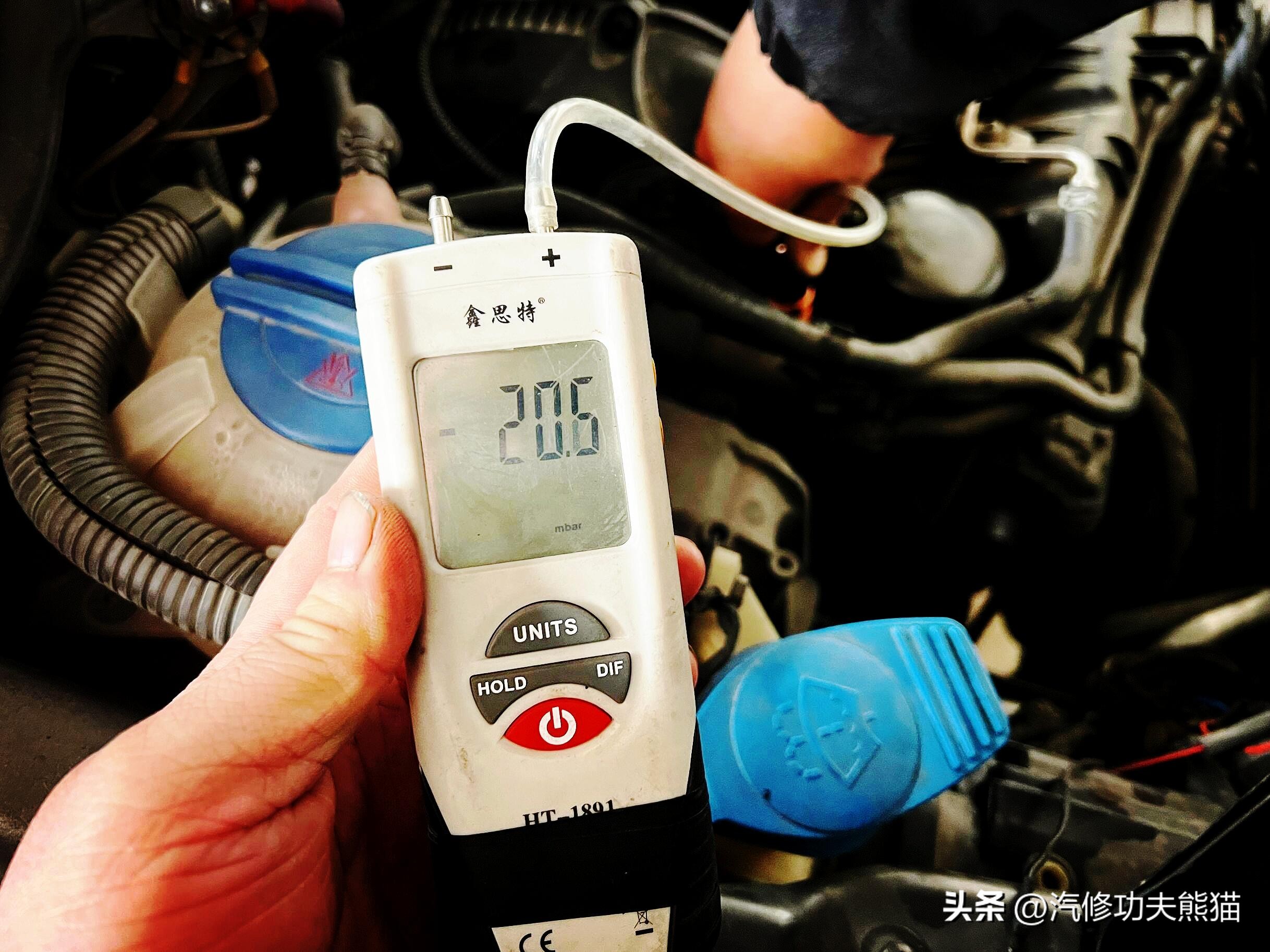 父亲老车翻新修复,父亲去世留下了的车去翻新