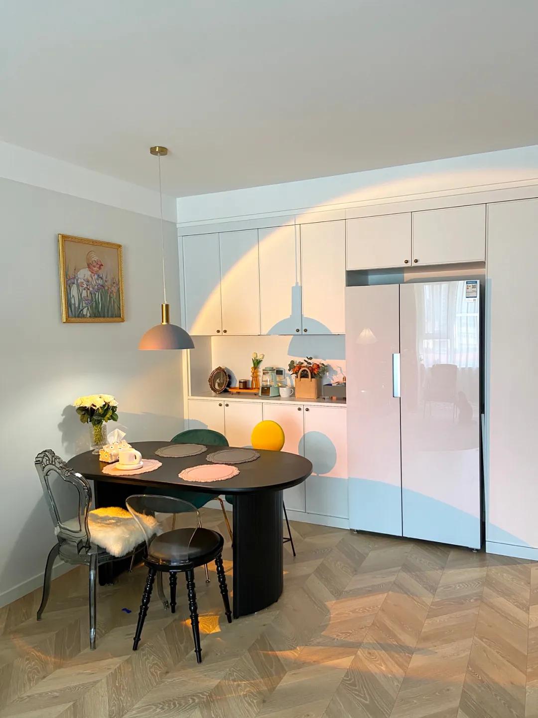 冰箱嵌入餐边柜深度多少才适合,冰箱嵌入餐边柜靠里还是靠外