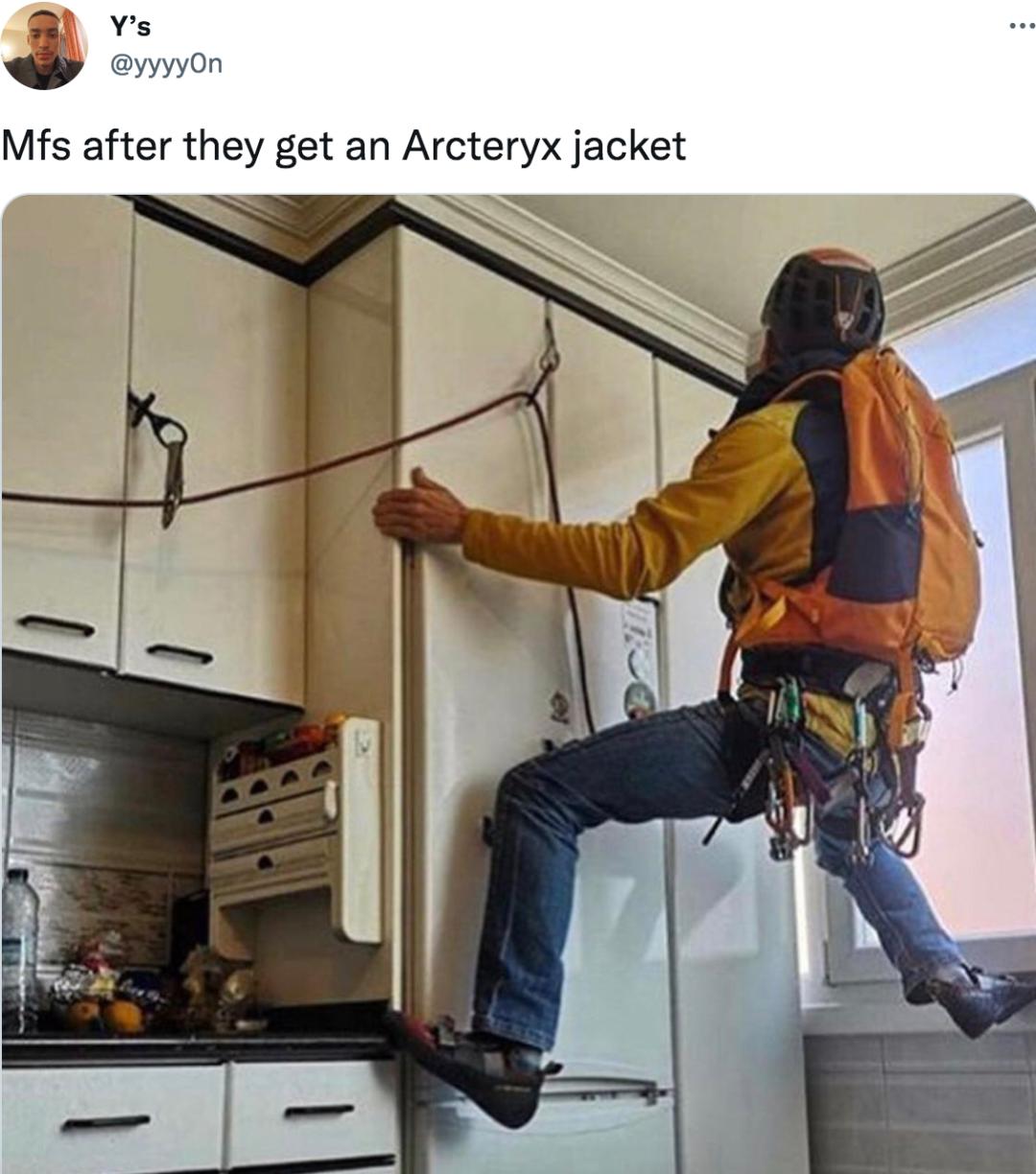 始祖鸟比肩爱马仕,始祖鸟产品定位高端