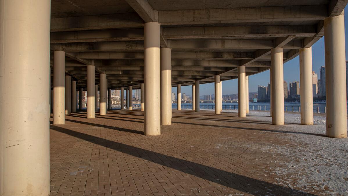 上海中心大厦能抵挡多少吨撞击,632米上海中心大厦有多少层