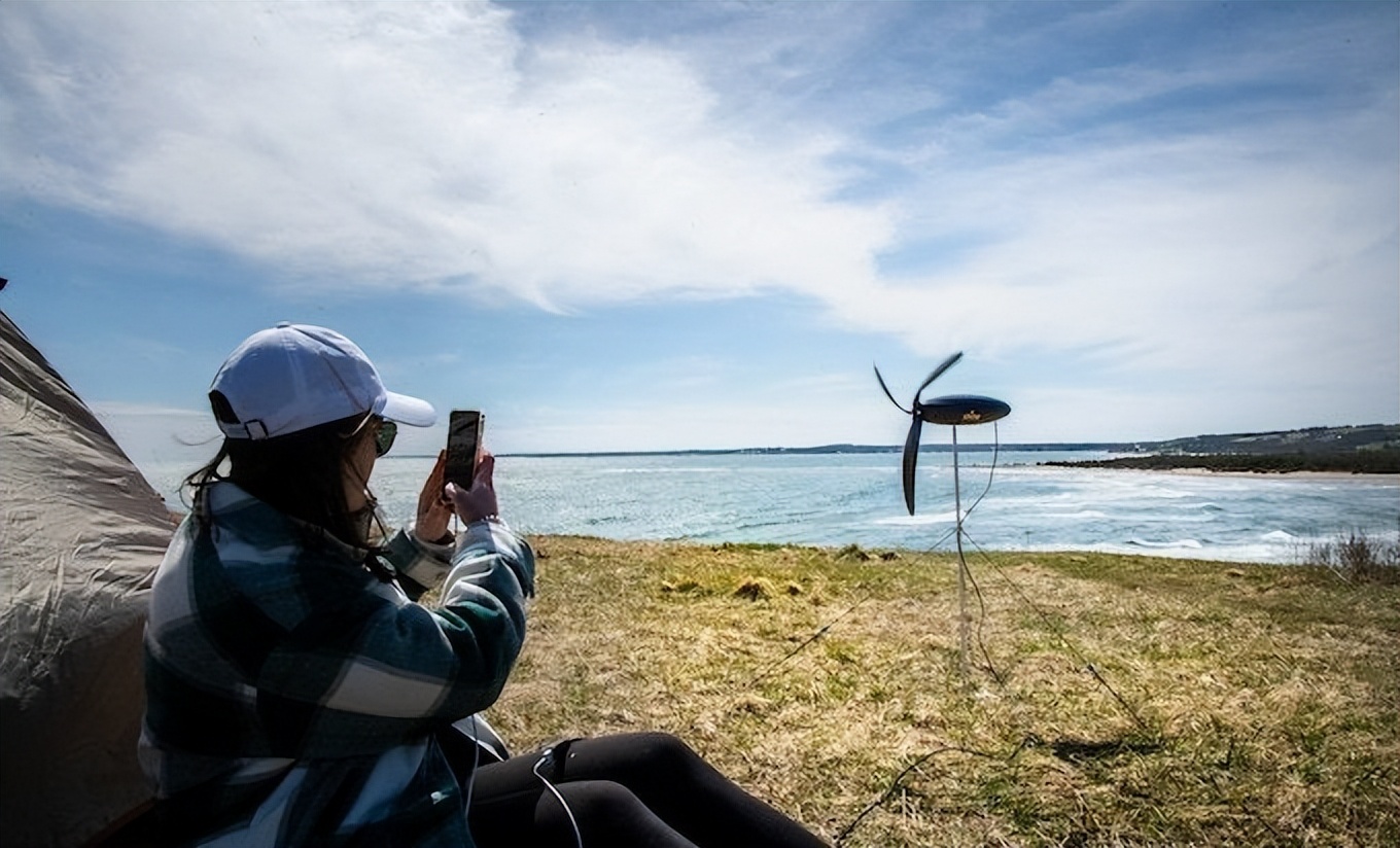 外国小哥发明充电宝,外国小哥发明制作大功率充电器
