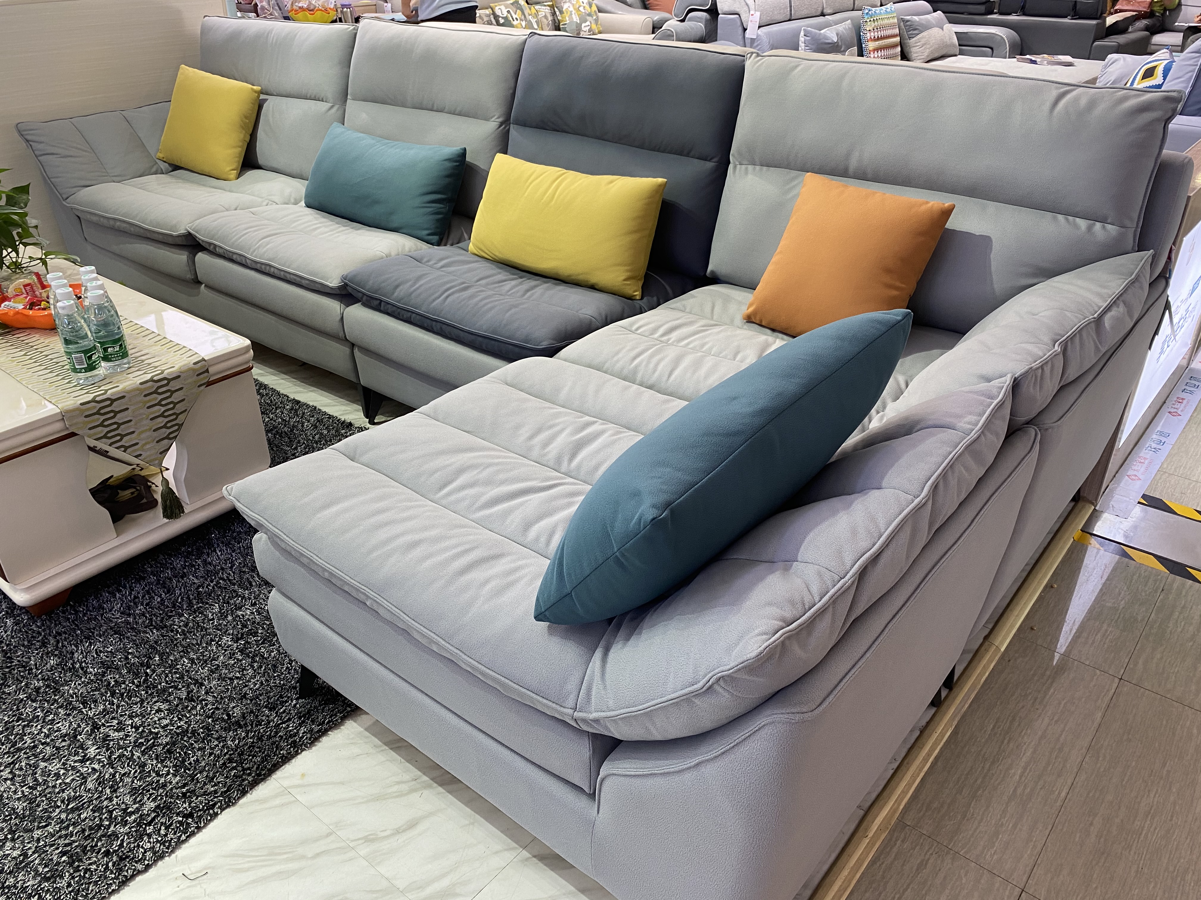 4000左右沙发选乳胶还是海绵,沙发填充物纯海绵好还是乳胶好