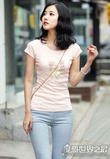 简一大理石瓷砖广告女主角金雅然,金雅然最新职业通勤套装高清照片