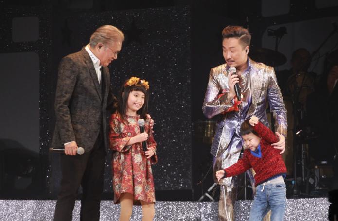 “港圈太子爷”街上收破烂，一天只赚60块！