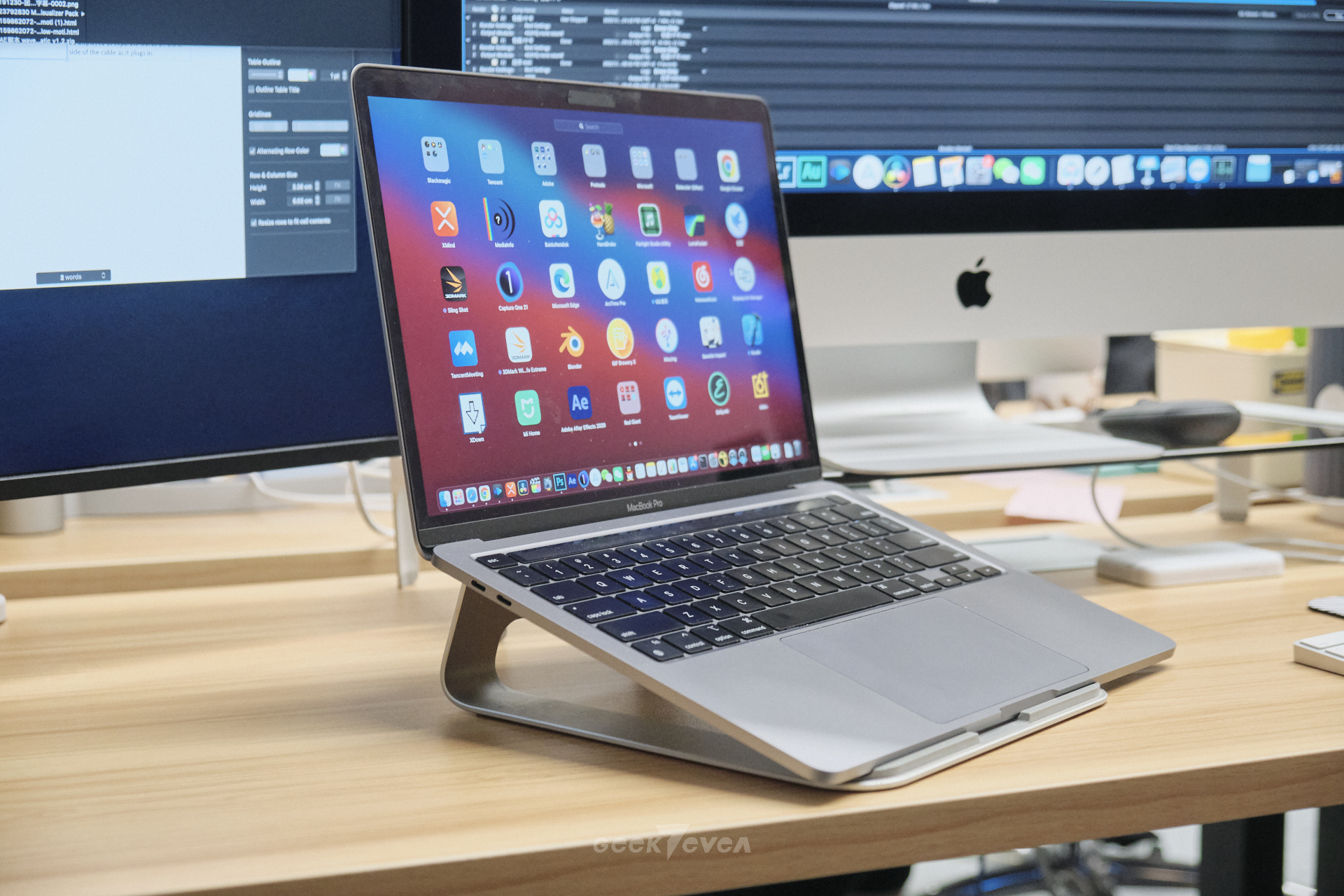 工位办公桌布置,给自己布置一个温馨的工作环境