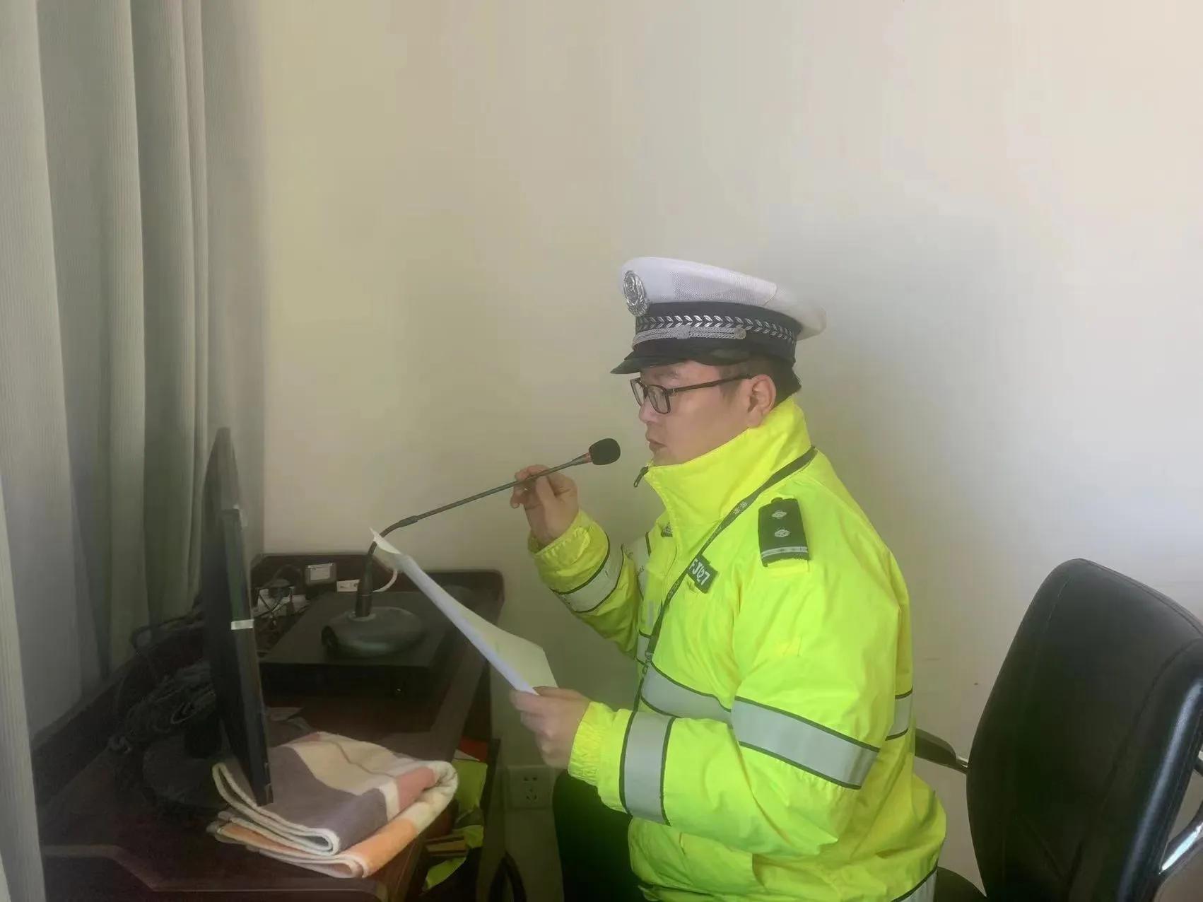 公安春节不打烊民警在岗保平安,县交警圆满完成春节安保任务