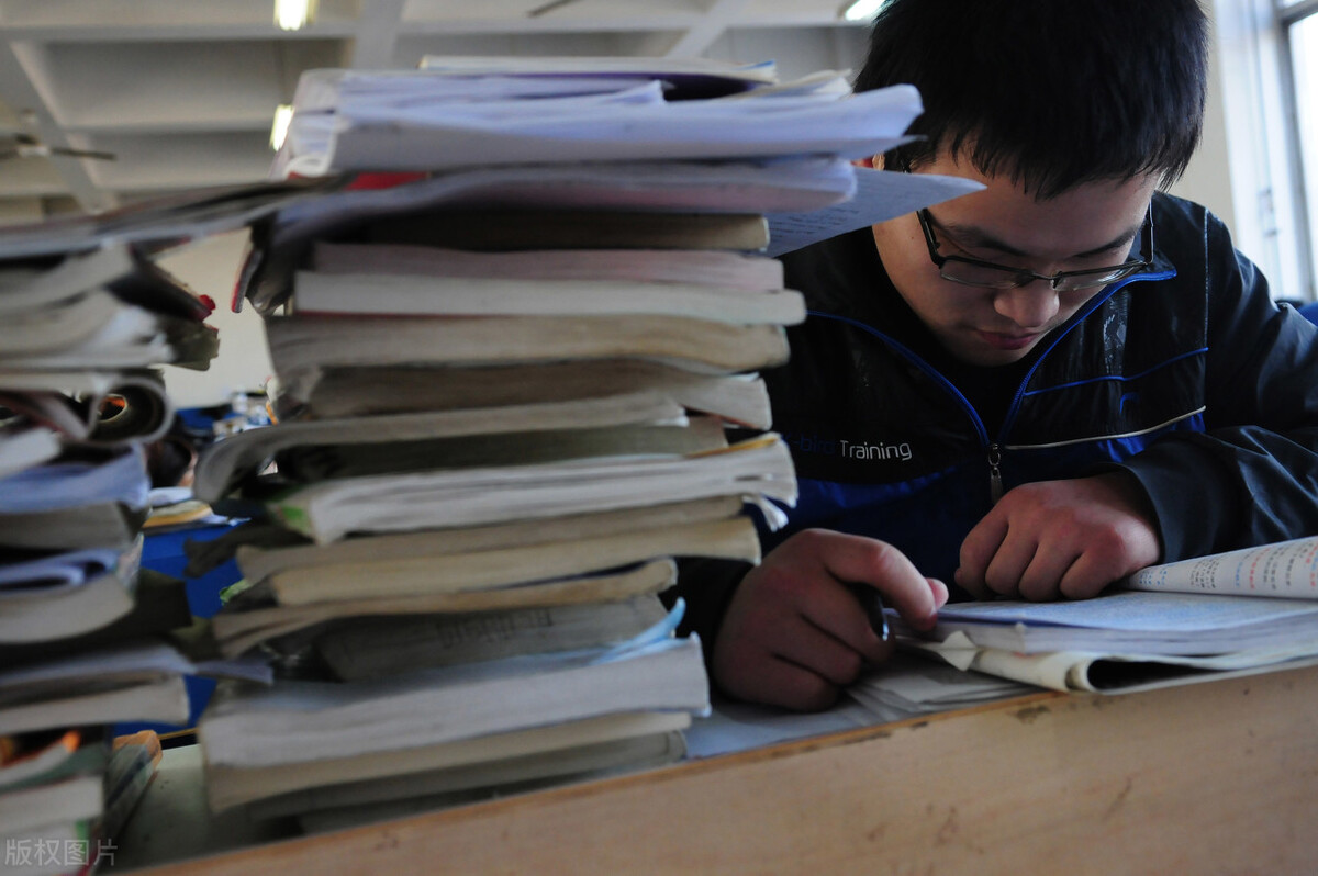 做金融销售一年能挣多少,干金融销售一个月能拿多少