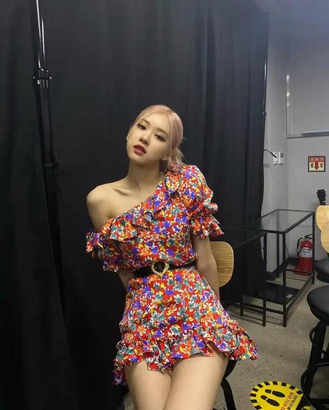 「冠希福利」澳洲野玫瑰!名媛风天花板!她还是罗斯的迷妹……