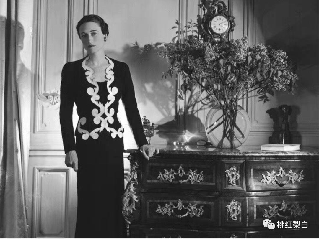 温莎公爵夫人珠宝展出,温莎公爵夫妻视频