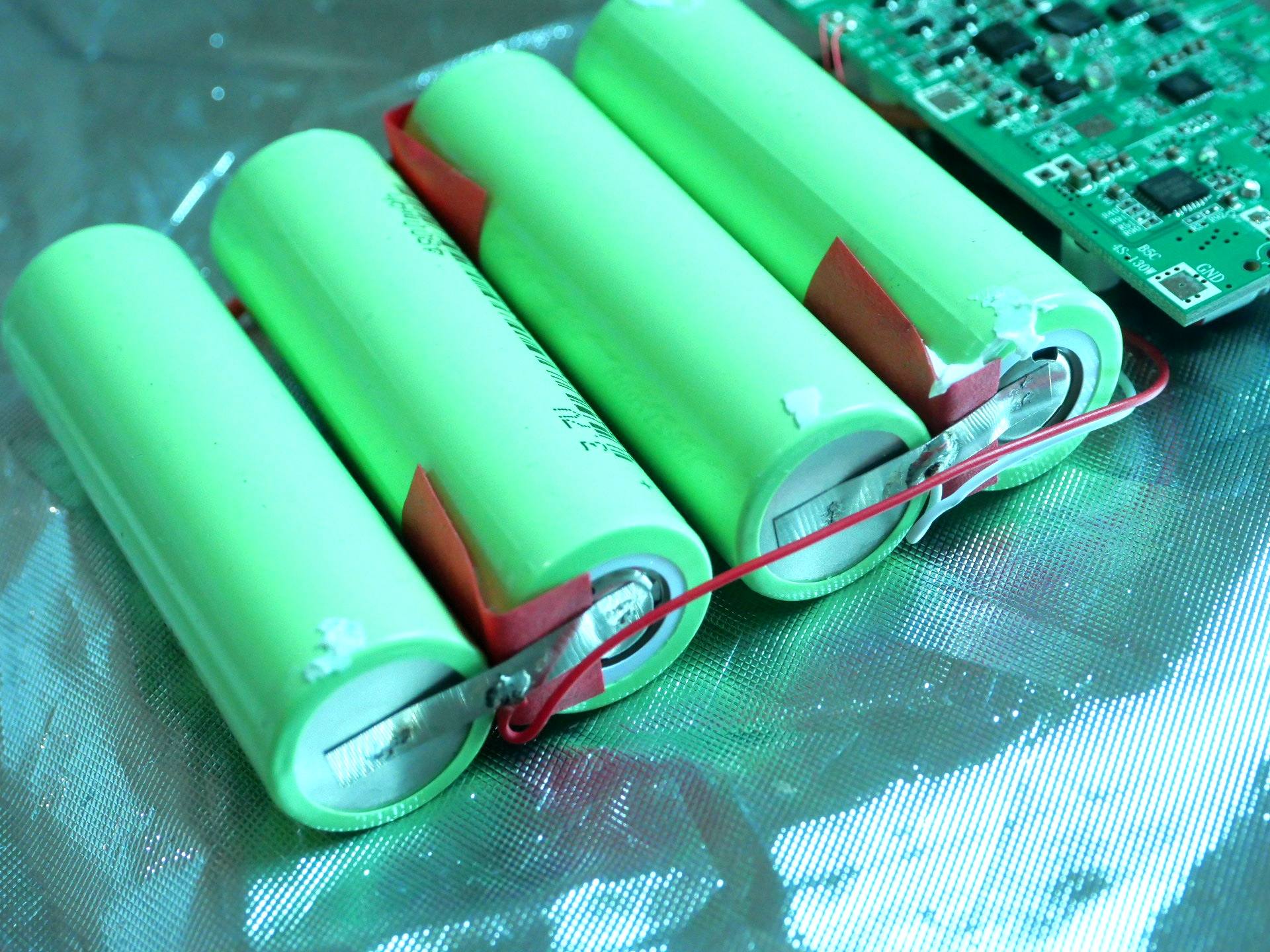 笔记本电脑充电器拆解,benks磁吸充电宝5000毫安拆解