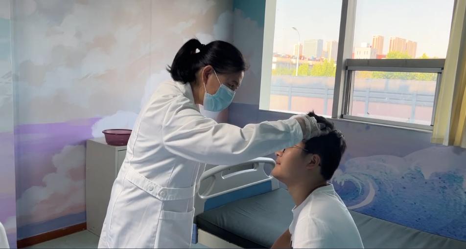 白斑会扩大就一定是白癜风吗,白斑长在痣周围