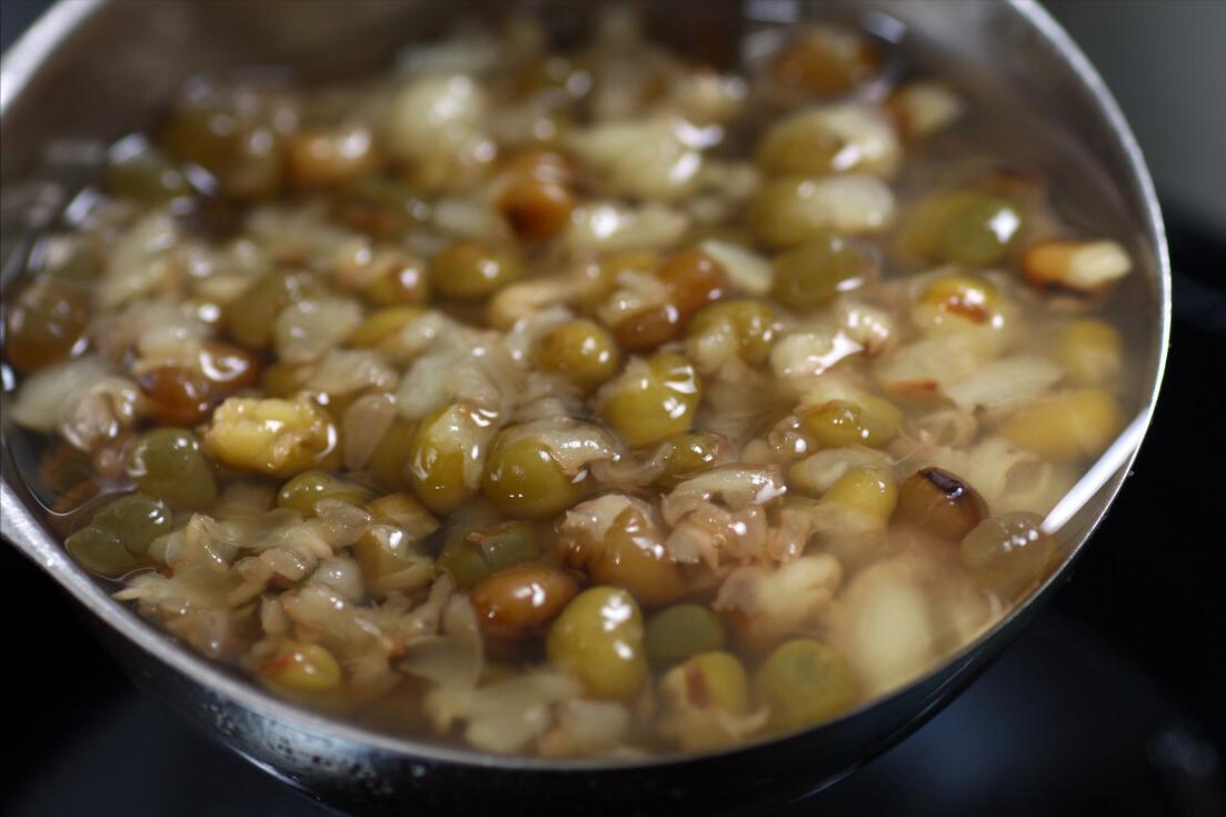 煮红豆绿豆开水下锅还是凉水,煮红豆绿豆怎么煮