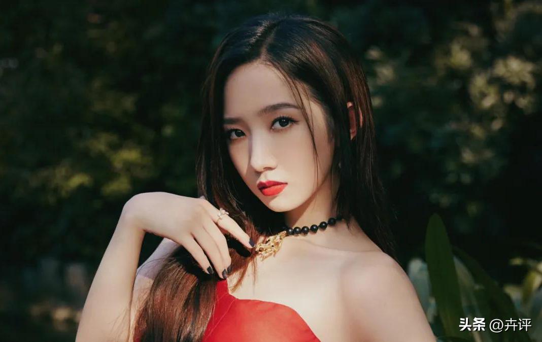 孟美岐给周传雄当导师够心酸不,孟美岐周传雄演唱会对比