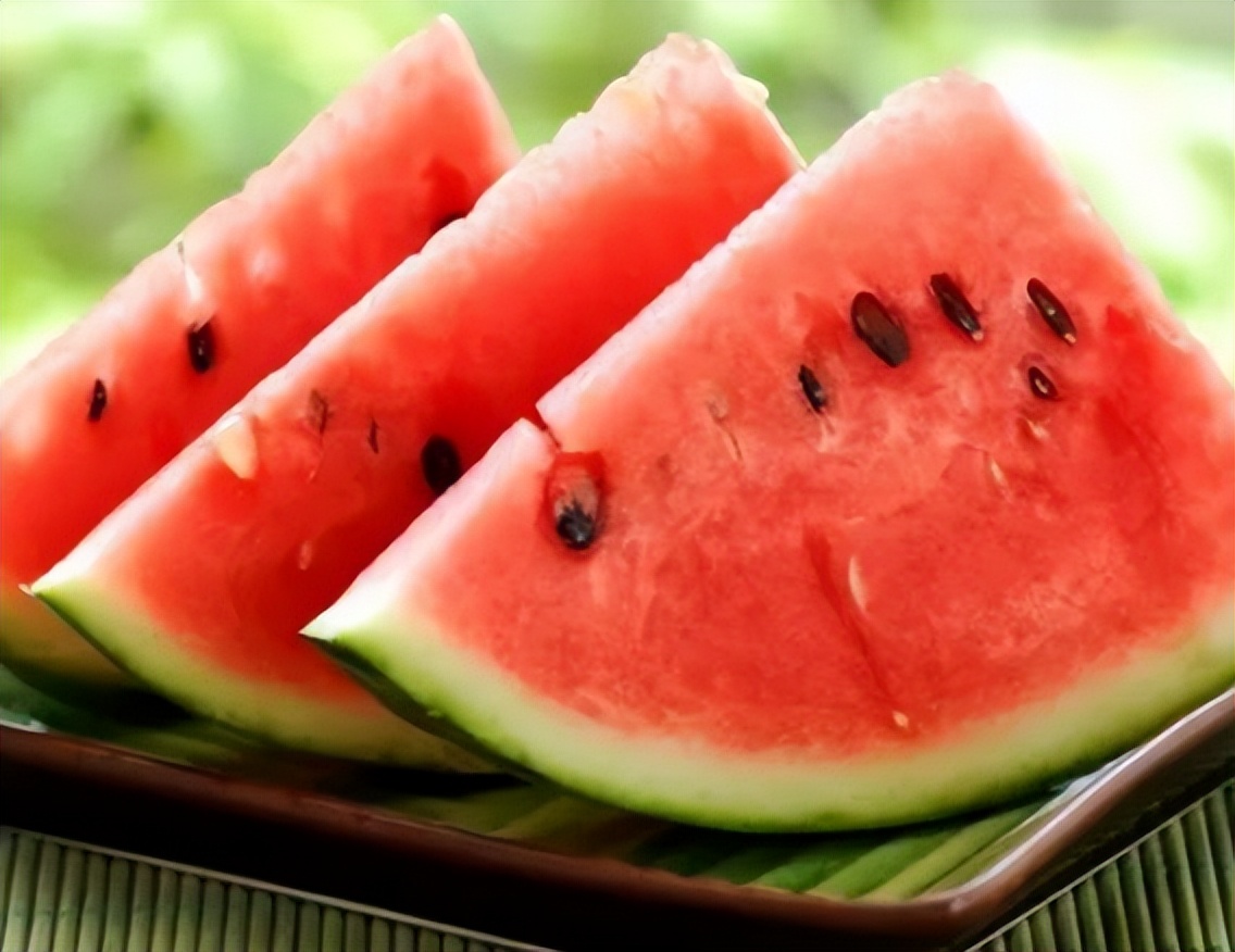 这6种水果女人要少吃,女性不想成黄脸婆常吃3种蔬菜