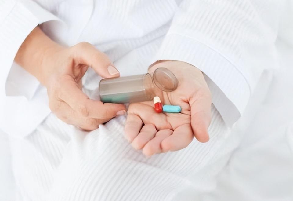 阿莫西林列入十种不能吃的药,阿莫西林别乱吃只对6种病有效