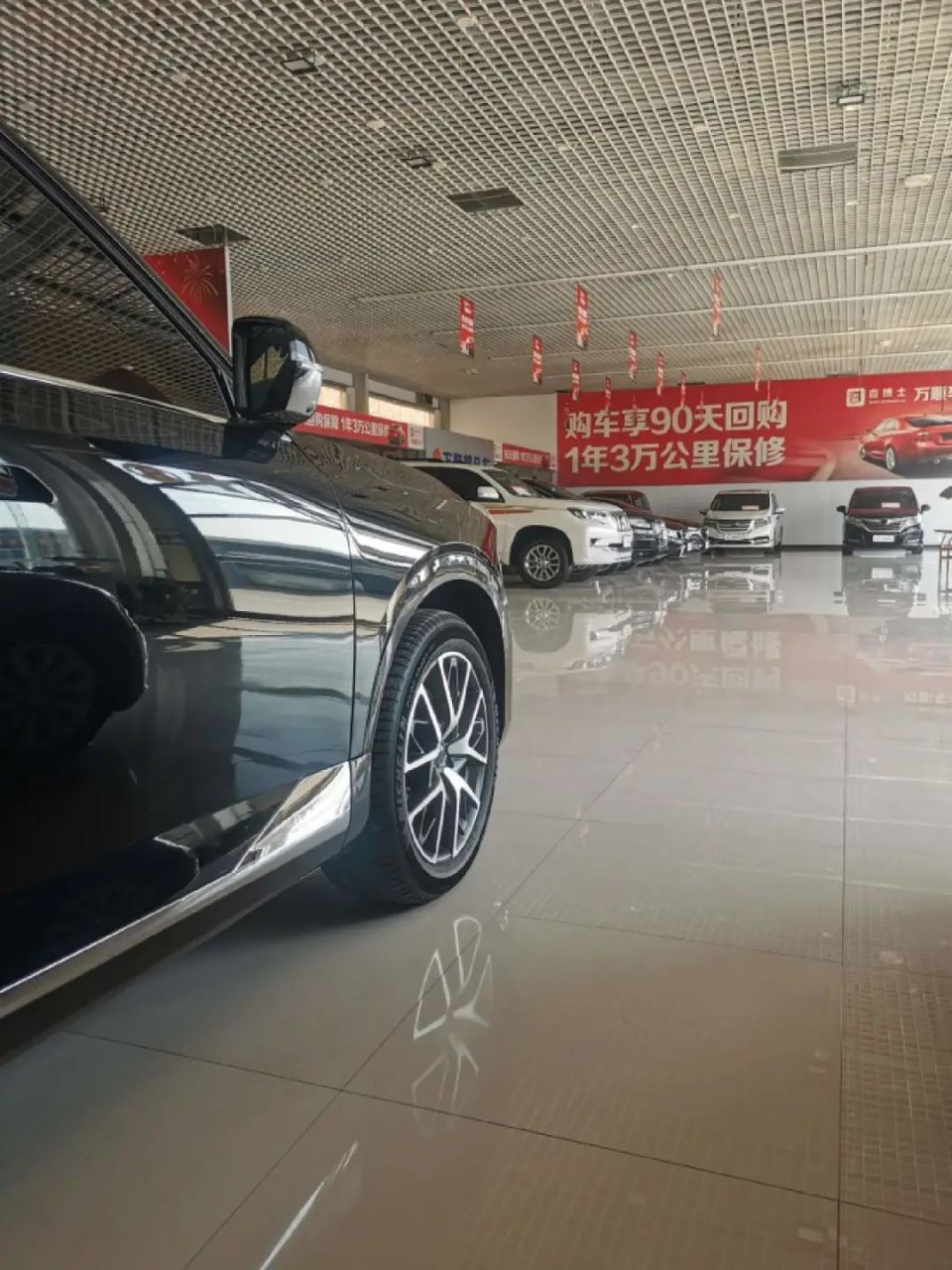 二手车商卖一辆车赚多少钱,做二手车车行一年亏了30万