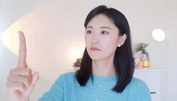 女孩问戴眼镜和不戴眼镜有啥区别,戴眼镜和不戴眼镜女生对比图