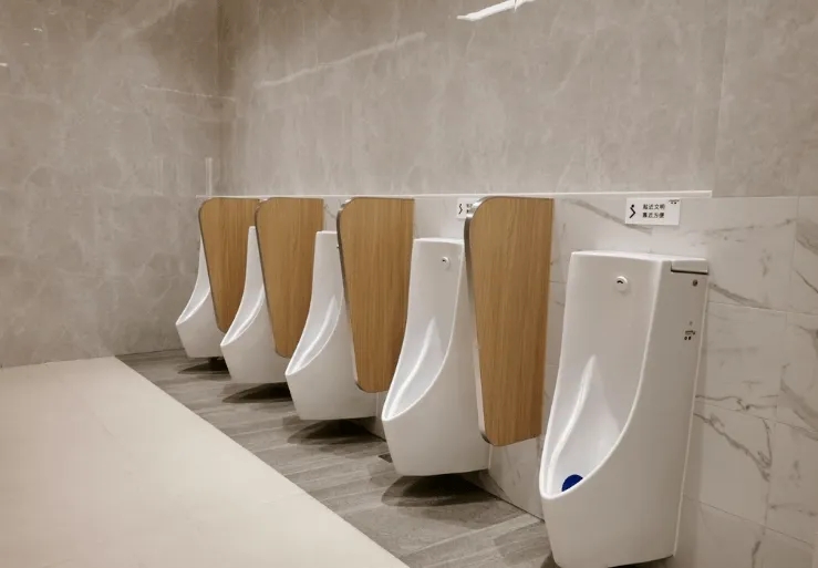 小便池维修电话西安,小便池外装冲水感应器漏水的维修