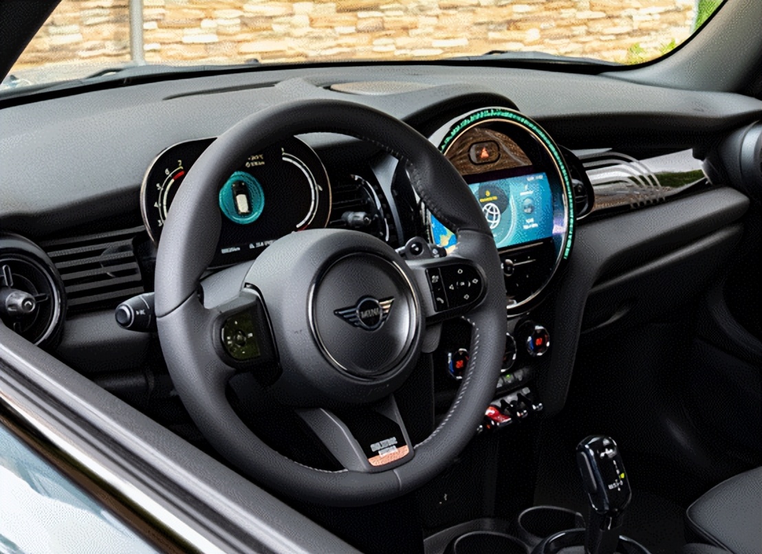 购买汽车推荐哪款车型最好看点,女生买汽车推荐哪款车型比较好点