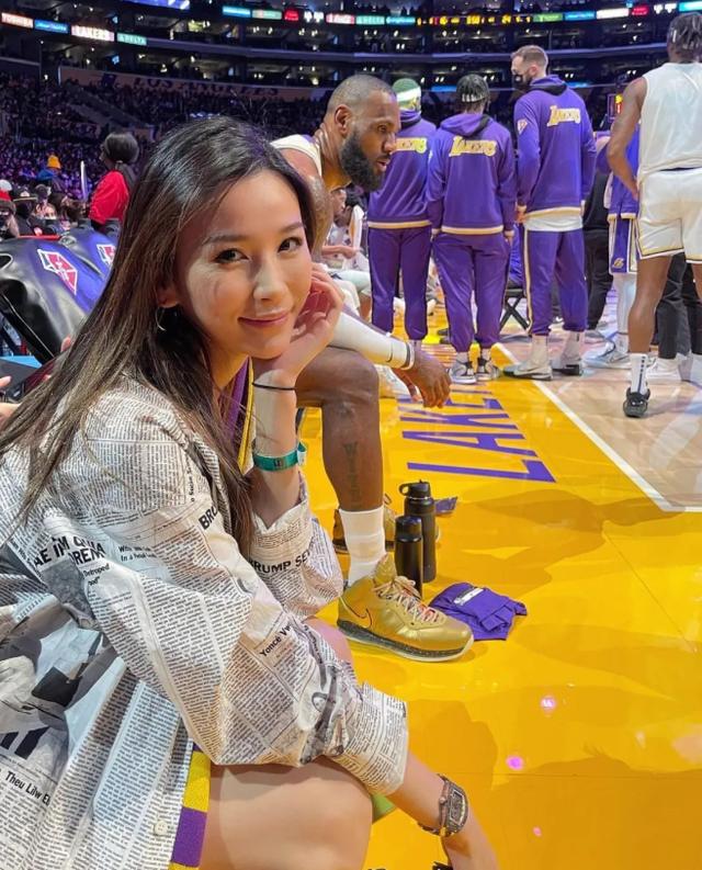 nba鍗庤缇庝汉,nba鍗庝汉缇庡コ