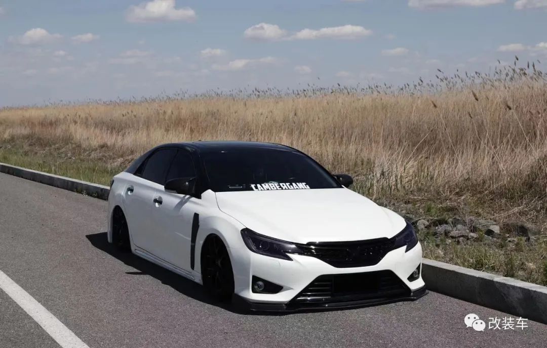 被打断腿的丰田锐志大后超，只要改得帅阿珍跑不掉