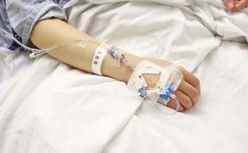 女子同食橘子牛奶,吃橘子喝牛奶进急诊