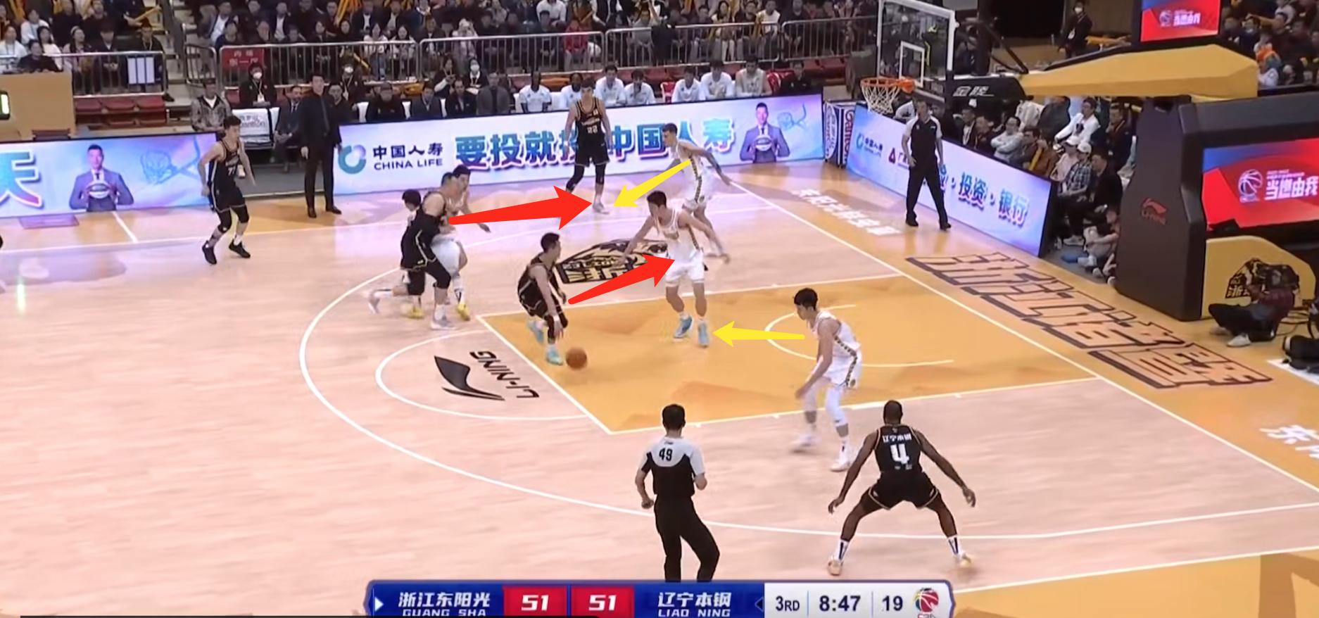 孙铭徽被亚当斯戏耍慢动作回放,孙铭徽采访谈暴脾气