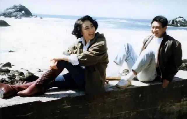 情义千斤不敌胸脯四两的意思,情义千斤不敌胸脯二两