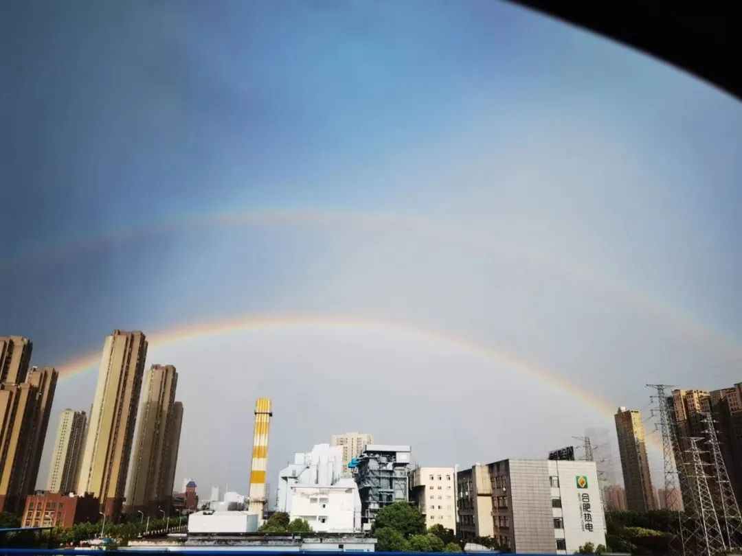 合肥天空出现的双彩虹,合肥天空出现七彩祥云视频