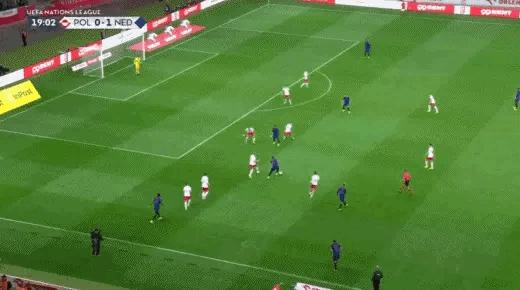 荷兰第一球战术分析,荷兰三叉戟时期的荷兰阵容