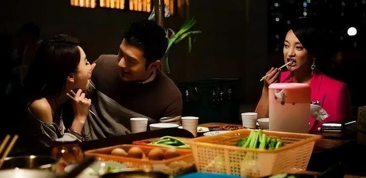 周迅口中的“炒作女王”陷害王心凌,红毯故意“暴露”吸引眼球!