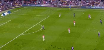 战术板进攻战术板,莱万对梅西有多强