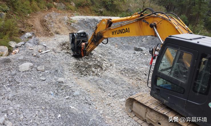 你知道挖机破碎斗吗？灵活性拉满，破碎效率极高