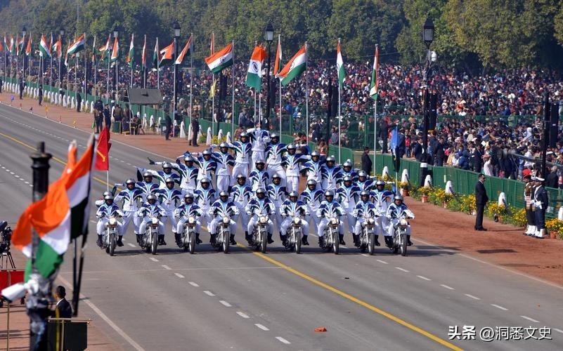 12亿美元买一架飞机，被外国轮着坑，印度是如何成为*火军**韭菜的？