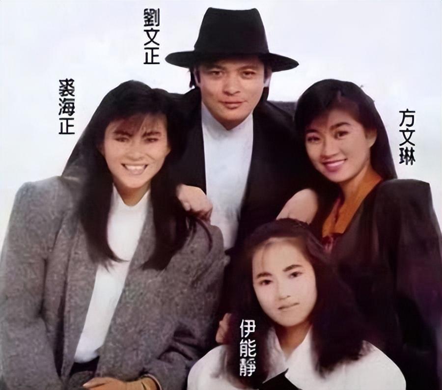 才女伊能静，童年坎坷：被父抛弃、“狗链”栓脖又被逼吃“狗粮”