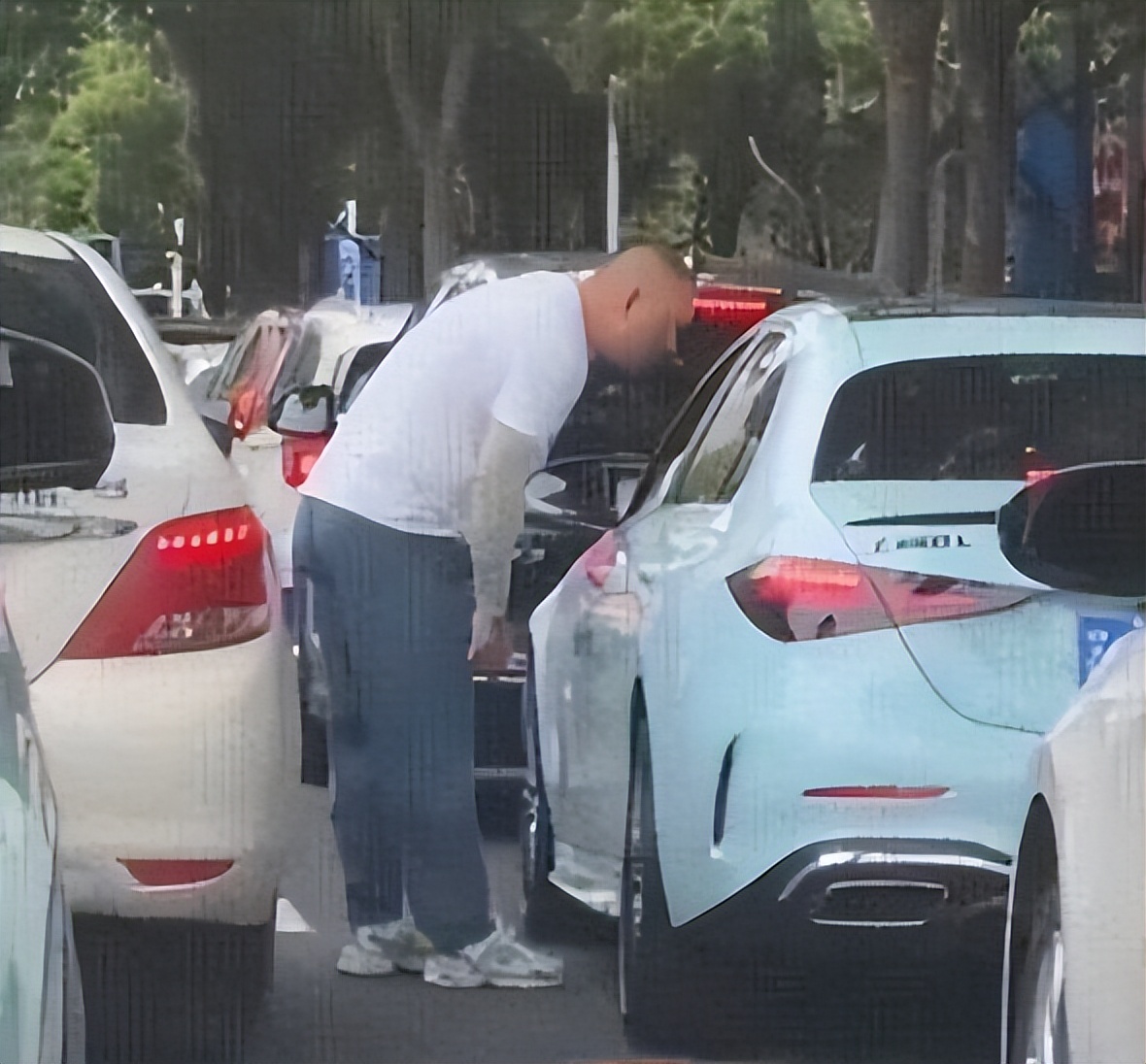 南京打人光头男判刑几年,南京光头男打人事件处理结果