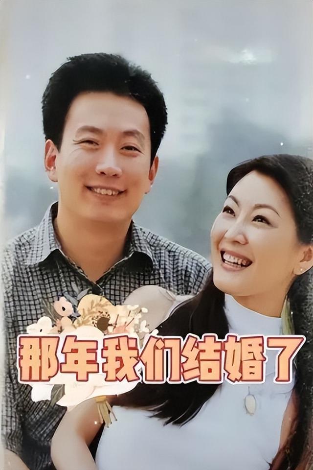 前央视主持全家出游为爱女庆生！50岁仍貌美动人，女儿大眼睛似妈
