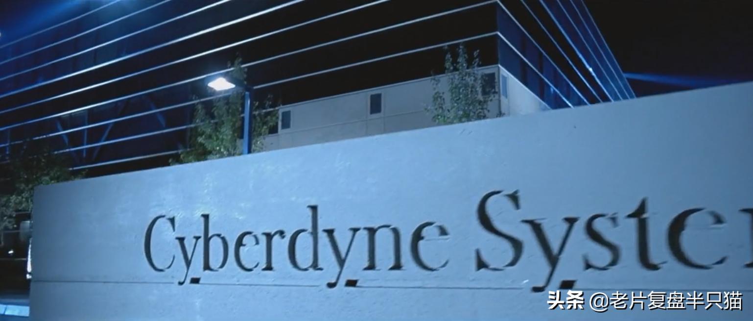 钢铁侠和蝙蝠侠后期谁更强,钢铁侠为什么注定打不过蝙蝠侠