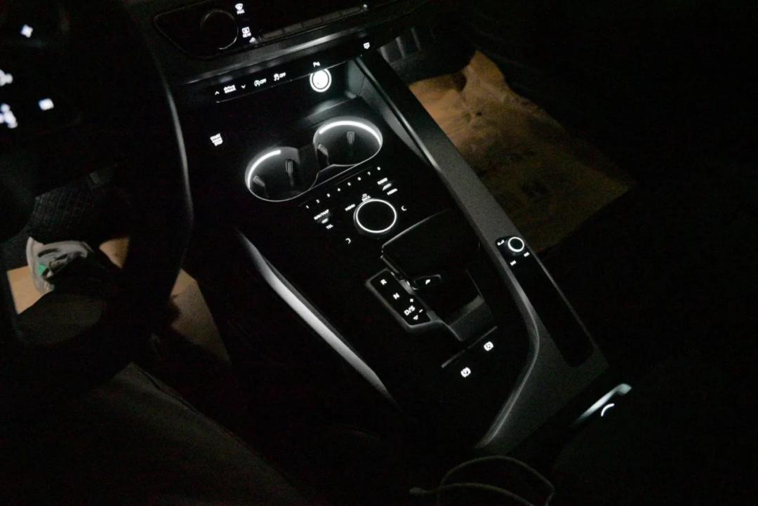 奥迪a4l 3.2 fsi quattro 旗舰型 (2019奥迪a4l quattro二手价格)