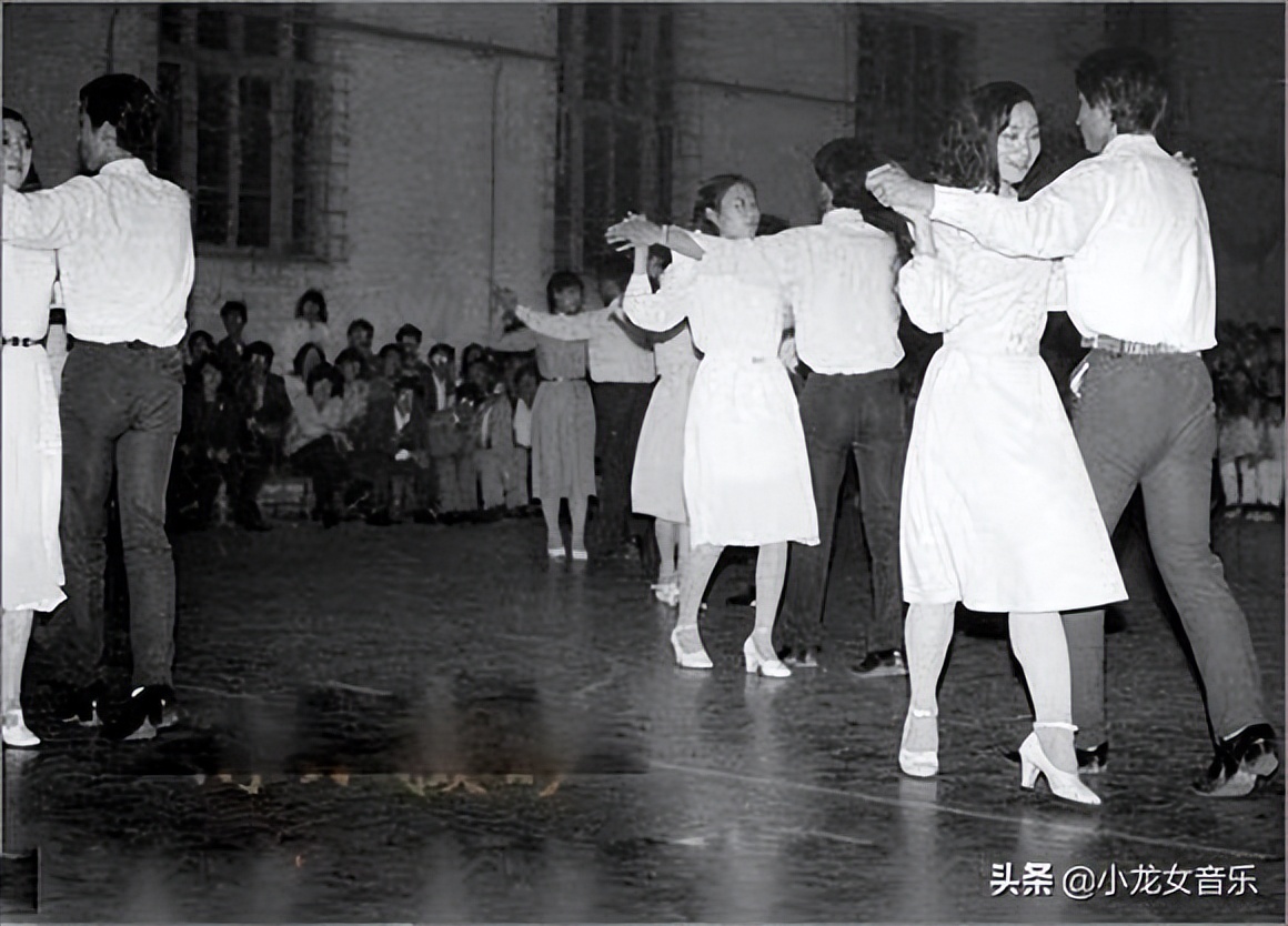 短篇小说古董店,短篇小说平台要求首发的有哪些