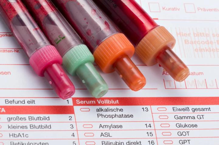 罕见病患者重获新生,罕见病患者爬山