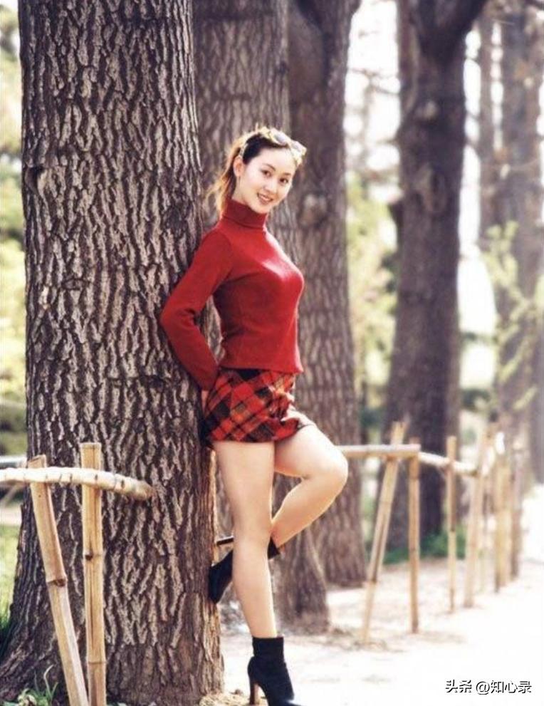 为艺术献身，被丈夫、父亲抛弃的汤加丽，如今46岁仍孤身一人