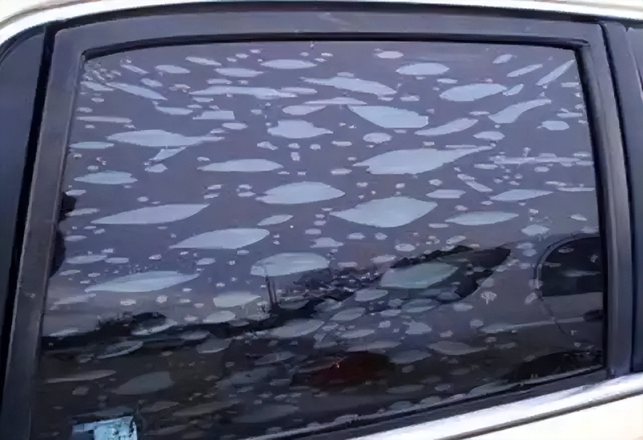 汽车贴膜起泡了怎么办这里有妙招,汽车贴膜后边缘起泡怎么办