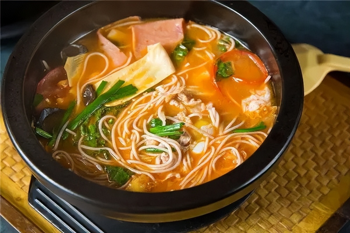 过桥米线发展现状,过桥米线为什么很少人卖了