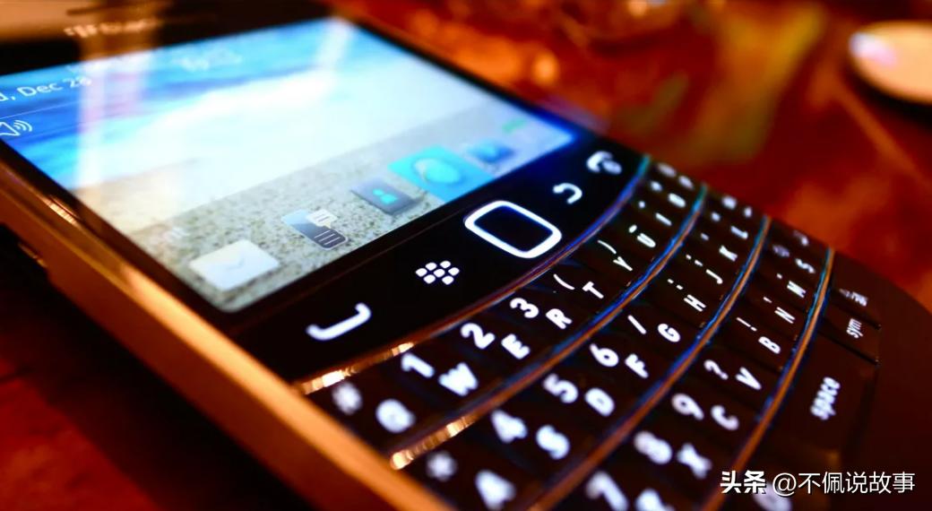 第一代iphone发布会黑莓手机,黑莓即将上市的智能手机