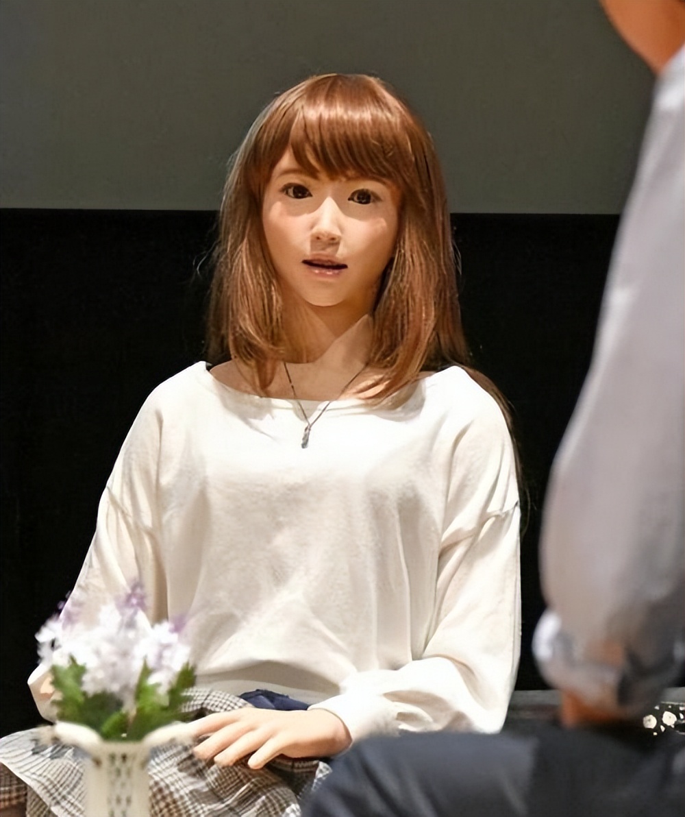 人工智能机器人老婆多少钱,售价近10万的机器人女友