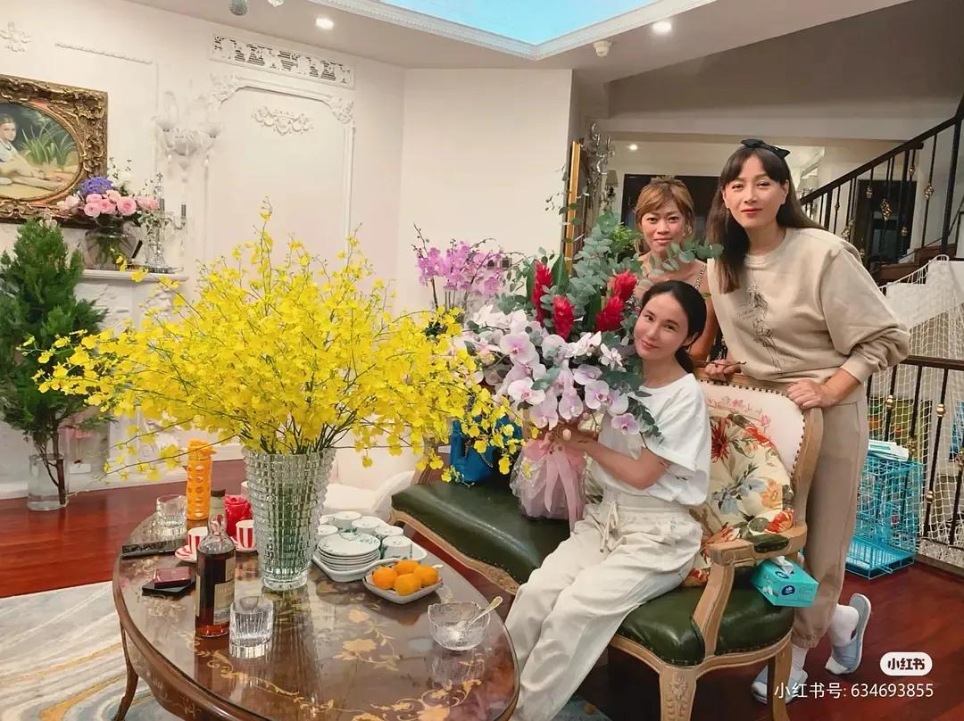 一定要让自己看起来很有钱的样子,让你的照片变得看起来很高级